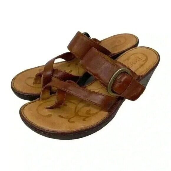 Born Rutina Size 7 Leather Toe Loop Comfort Sandals Slip On Strappy Heels Buckle - Picture 2 of 11